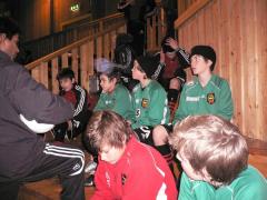 Inför första matchen kl 00.40