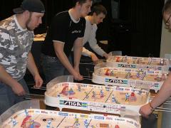 grabbarna spelar även innebandy ihop