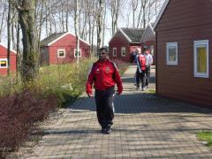 ...i små röda stugor.