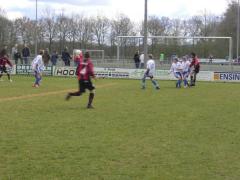 Första dagens resultat: en snöplig förlust (0-1) och en oavgjord (0-0).