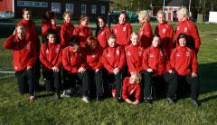 Några funderingar om denna bilden: Tror Erica att hon inte syns? Är Stina inte tillräckligt snygg i håret? Vad skrattar Frida åt? Och sist men inte minst, vem spanar Totta och Pettsson in??