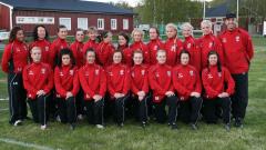 Det blev några lagbilder också, men vaför står Sofia S och stirrar Laila i örat?