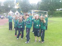 På väg in på plan för prisutdelning