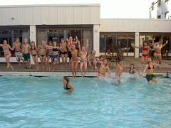 Erica var redan i poolen.