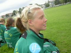 Linda kollar matchen innan vår egen.