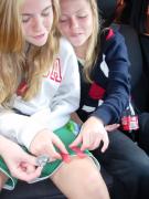 Alla klara för start? Dommare dödskallen startar racet.