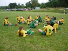 Stretching och peppning inför finalmatchen