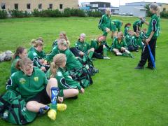 Samling, dags att byta till fotbollsskor och sätta på er benskydden.