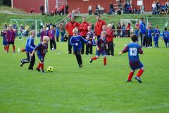Albin, Oscar och Morris driver upp ett anfall i matchen mot Matfors.