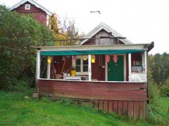 Piltorp, förfallen veranda