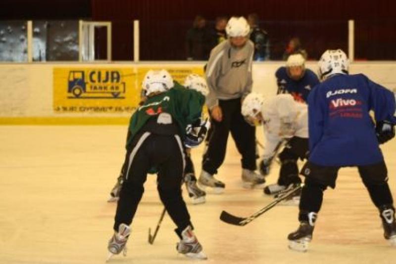 Släpp pucken.jpg