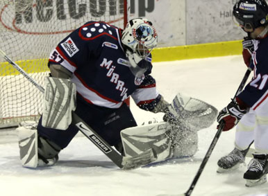 Bild: Mikael Heintz som gjorde många härliga räddningar i matchen mot Halmstad