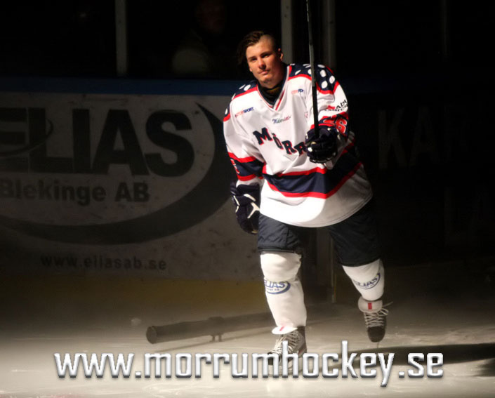 Bild: Mörrum Hockey A-lags första träningsmatch för säsongen innehöll presentation av spelarna här nr 26 Johan Björklund