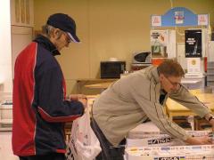 Det som göms i snö tinar upp i tö!På det örat vill inte P. lyssna utan isen bryts upp brutalt!