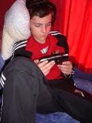 ...spela lite spel ensam...