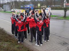 ...och "gör si" under ledning av Micke.