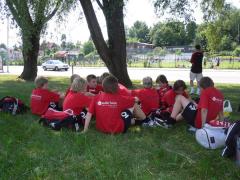 Skugga och stora mängder vatten krävdes för att inte få solsting 