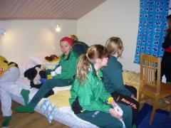 Morgon samling i Hannas och Ericas rum